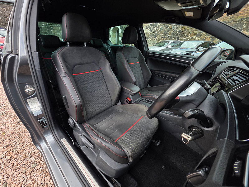 Volkswagen Golf 2.0L GTi TSi Hatchback 3dr Petrol Manual Euro 6 (227 bhp) 3dr Manual 2025