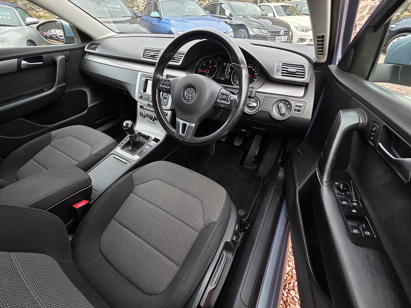 Volkswagen Passat 2.0L Highline TDI BlueMotion Technology Saloon 4dr Diesel Manual Euro 5 (138 bhp) 4dr Manual 2025