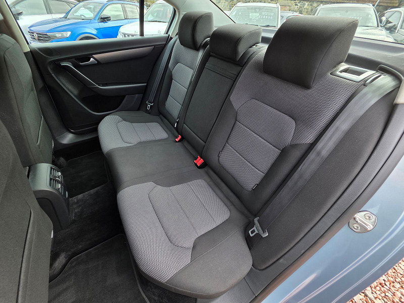 Volkswagen Passat 2.0L Highline TDI BlueMotion Technology Saloon 4dr Diesel Manual Euro 5 (138 bhp) 4dr Manual 2025