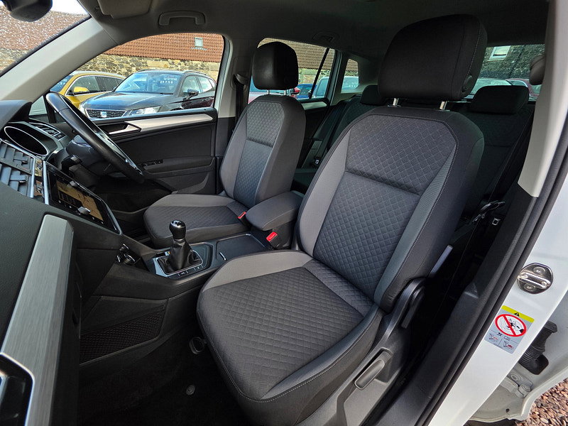 Volkswagen Tiguan 2.0 TDI SE Navigation SUV 5dr Diesel Manual Euro 6 (s/s) (150 ps) 5dr Manual 2026
