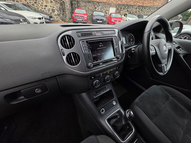 Volkswagen Tiguan 2.0L Match Edition TDI BlueMotion Technology SUV 5dr Diesel Manual Euro 6 (148 bhp) 5dr Manual 2025