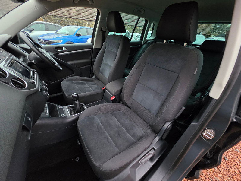 Volkswagen Tiguan 2.0L Match Edition TDI BlueMotion Technology SUV 5dr Diesel Manual Euro 6 (148 bhp) 5dr Manual 2025