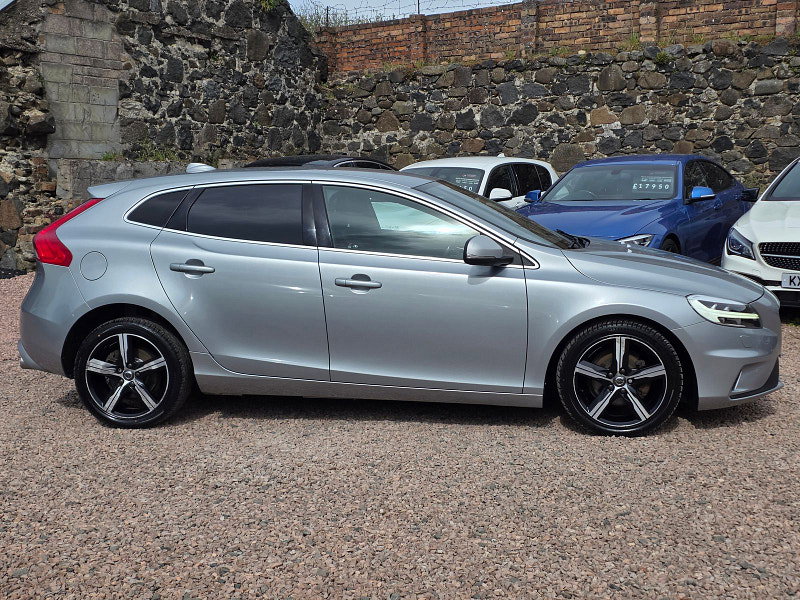Volvo V40 2.0 D2 R-Design Nav Plus Hatchback 5dr Diesel Manual Euro 6 (s/s) (120 ps) 5dr Manual 2026