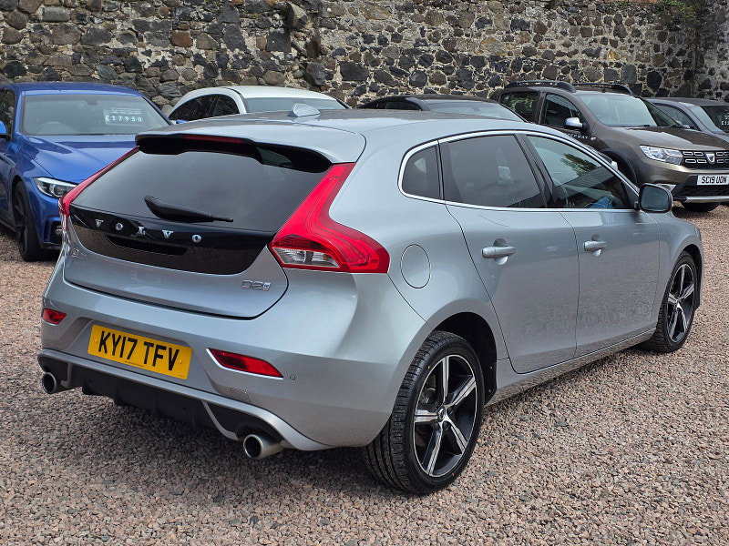 Volvo V40 2.0 D2 R-Design Nav Plus Hatchback 5dr Diesel Manual Euro 6 (s/s) (120 ps) 5dr Manual 2026