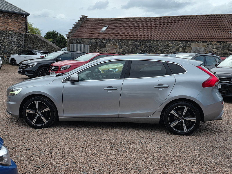 Volvo V40 2.0 D2 R-Design Nav Plus Hatchback 5dr Diesel Manual Euro 6 (s/s) (120 ps) 5dr Manual 2026