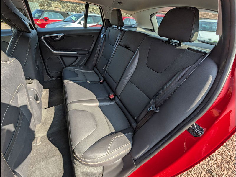 Volvo V60 1.6L R-Design Drive S/S Estate 5dr Diesel Manual Euro 5 (113 bhp) 5dr Manual 2025