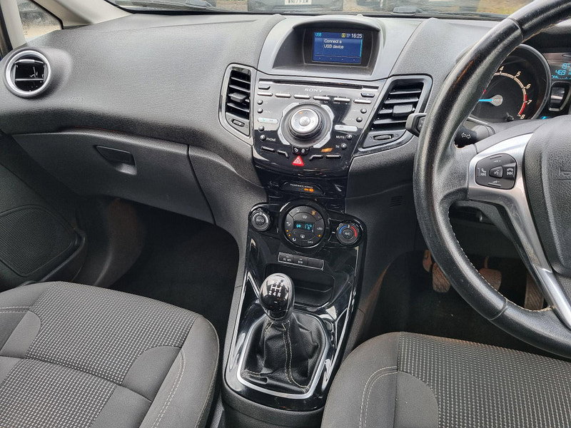 Ford Fiesta 1.0T EcoBoost Titanium Euro 6 (s/s) 5dr 5dr Manual 2026