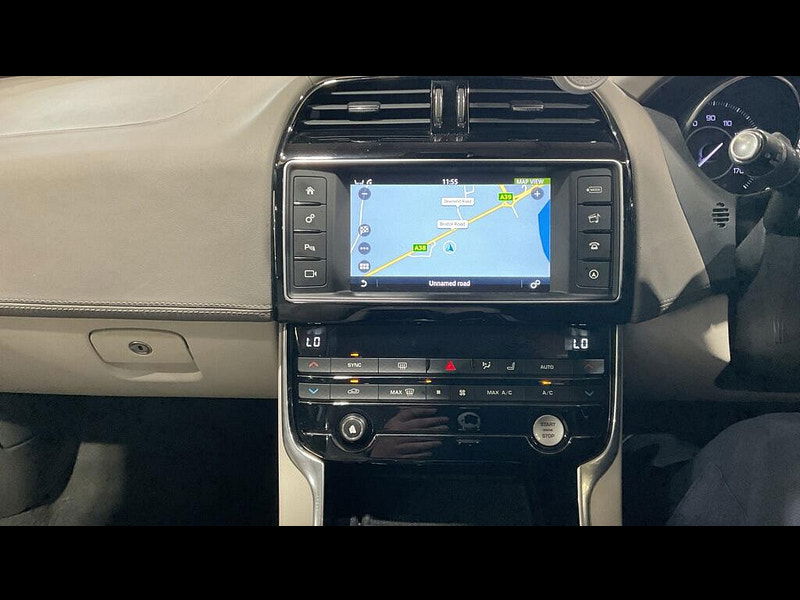 Jaguar XE 2.0d Portfolio Auto Euro 6 (s/s) 4dr 4dr Automatic 2026