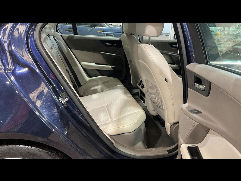 Jaguar XE 2.0d Portfolio Auto Euro 6 (s/s) 4dr 4dr Automatic 2026