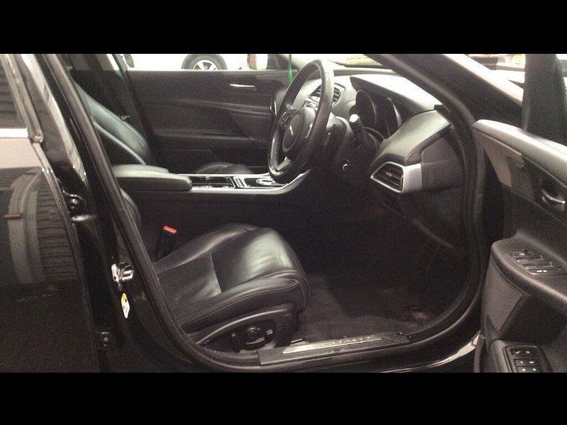 Jaguar XE 2.0d Portfolio Auto Euro 6 (s/s) 4dr 4dr Automatic 2026