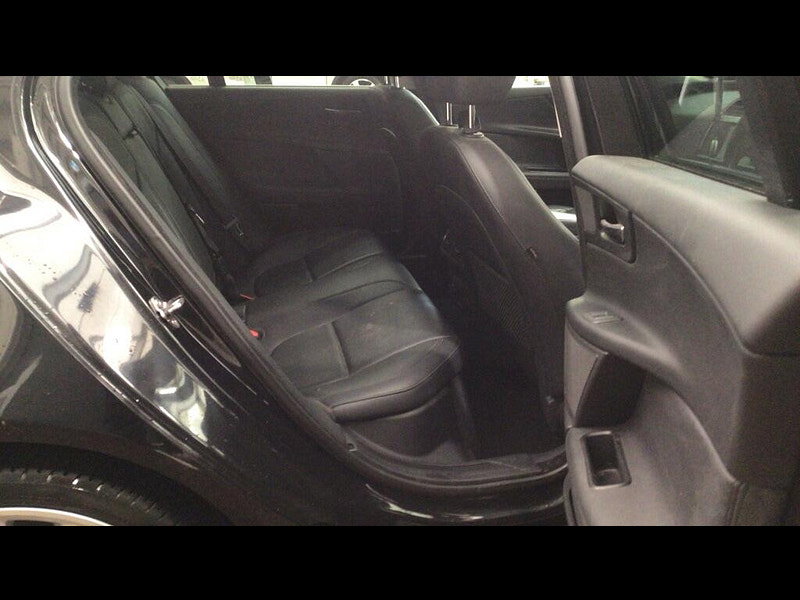 Jaguar XE 2.0d Portfolio Auto Euro 6 (s/s) 4dr 4dr Automatic 2026