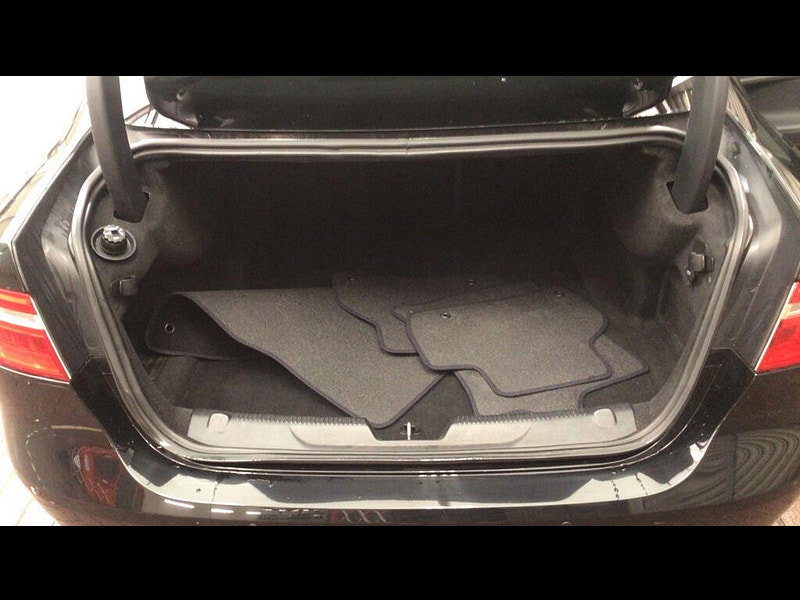 Jaguar XE 2.0d Portfolio Auto Euro 6 (s/s) 4dr 4dr Automatic 2026