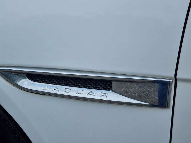 Jaguar XE 2.0d Prestige Auto Euro 6 (s/s) 4dr 4dr Automatic 2025