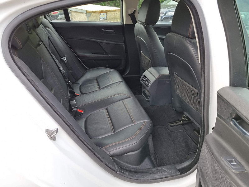 Jaguar XE 2.0d Prestige Auto Euro 6 (s/s) 4dr 4dr Automatic 2025