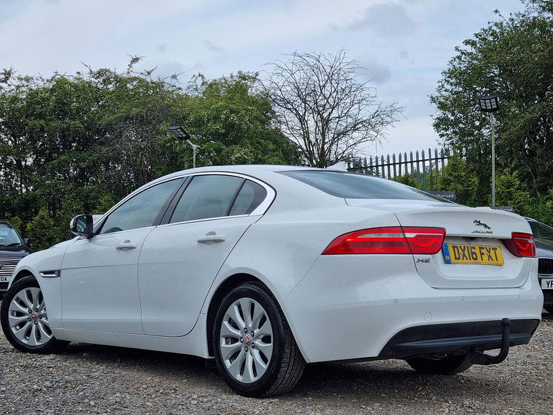 Jaguar XE 2.0d Prestige Auto Euro 6 (s/s) 4dr 4dr Automatic 2025