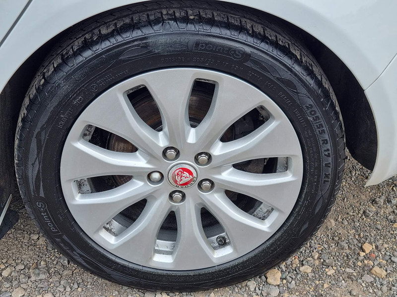 Jaguar XE 2.0d Prestige Auto Euro 6 (s/s) 4dr 4dr Automatic 2025