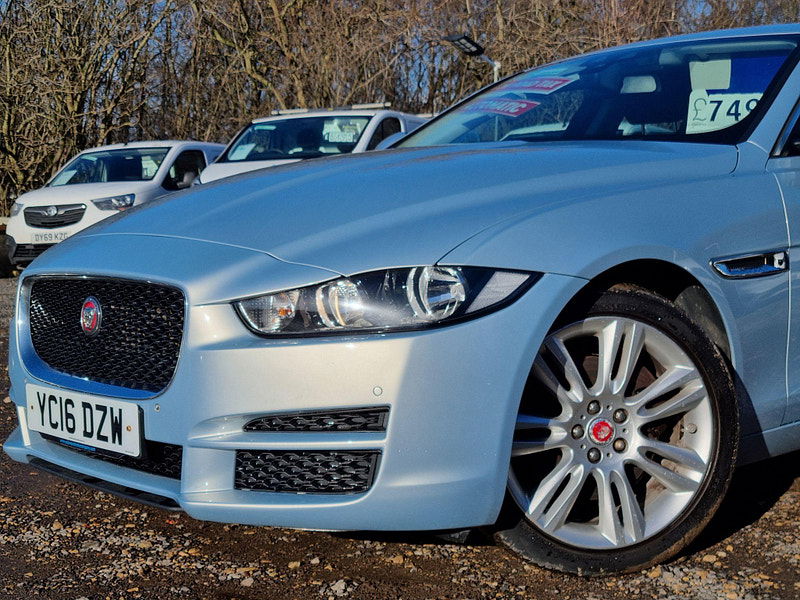 Jaguar XE 2.0d Prestige Auto Euro 6 (s/s) 4dr 4dr Automatic 2025