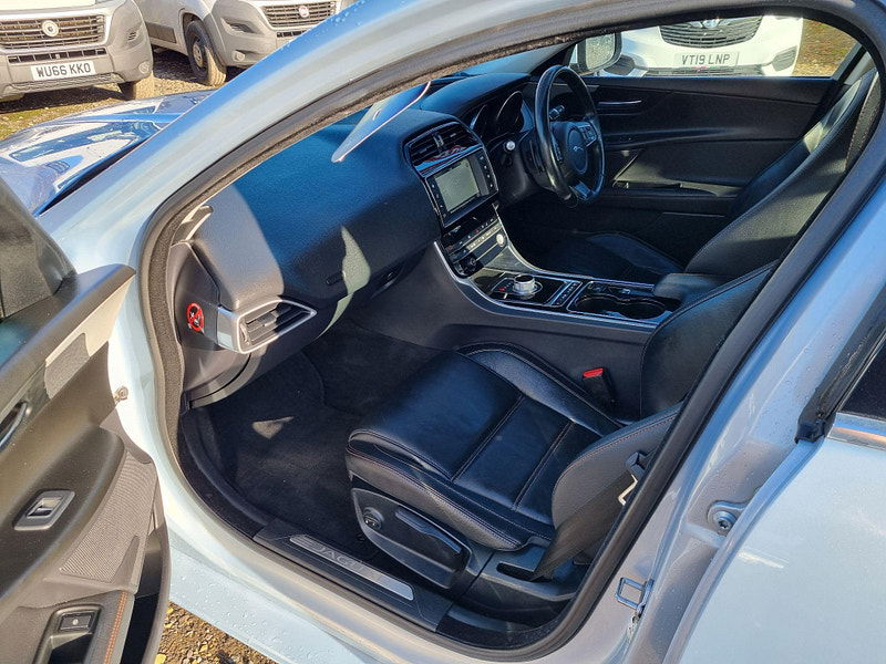 Jaguar XE 2.0d Prestige Auto Euro 6 (s/s) 4dr 4dr Automatic 2025
