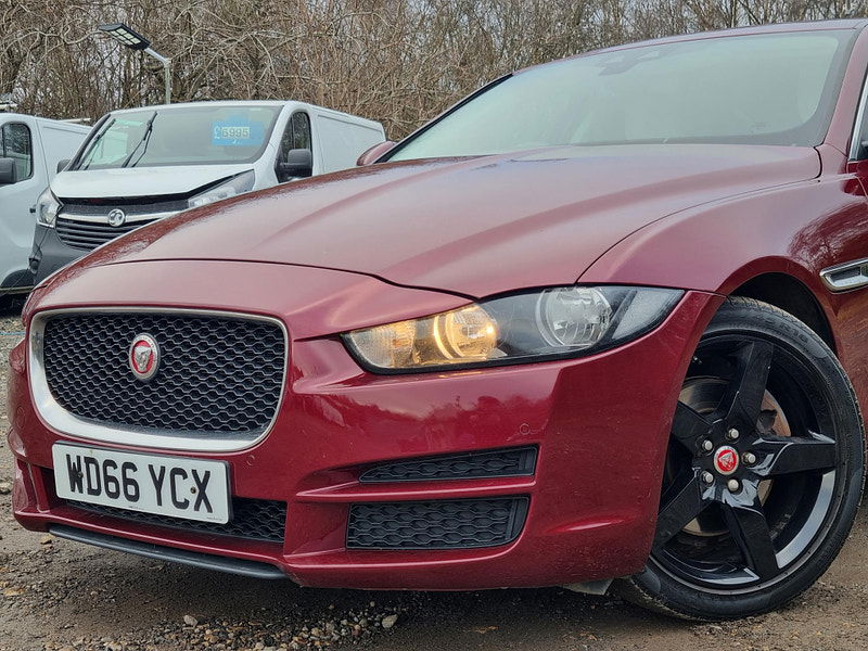 Jaguar XE 2.0d Prestige Auto Euro 6 (s/s) 4dr 4dr Automatic 2025