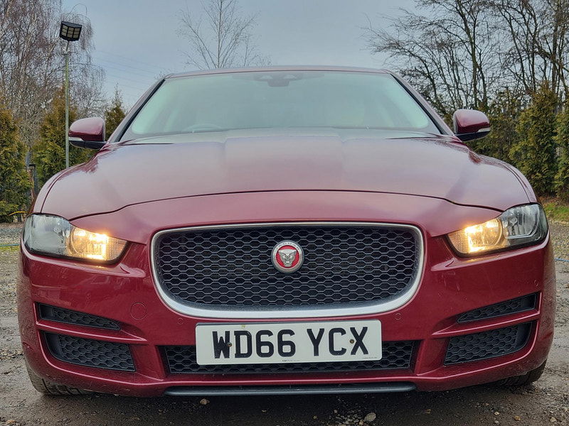 Jaguar XE 2.0d Prestige Auto Euro 6 (s/s) 4dr 4dr Automatic 2025