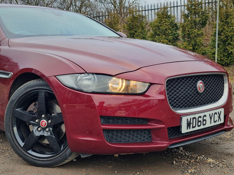 Jaguar XE 2.0d Prestige Auto Euro 6 (s/s) 4dr 4dr Automatic 2025