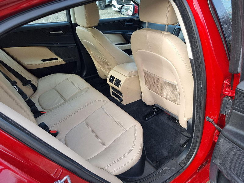 Jaguar XE 2.0d Prestige Auto Euro 6 (s/s) 4dr 4dr Automatic 2025