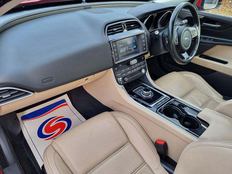 Jaguar XE 2.0d Prestige Auto Euro 6 (s/s) 4dr 4dr Automatic 2025