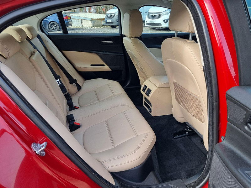 Jaguar XE 2.0d Prestige Auto Euro 6 (s/s) 4dr 4dr Automatic 2025