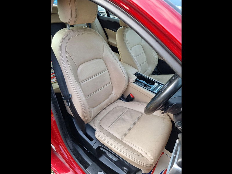 Jaguar XE 2.0d Prestige Auto Euro 6 (s/s) 4dr 4dr Automatic 2025