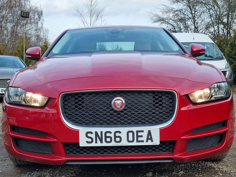 Jaguar XE 2.0d Prestige Auto Euro 6 (s/s) 4dr 4dr Automatic 2025