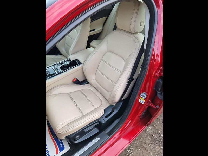 Jaguar XE 2.0d Prestige Auto Euro 6 (s/s) 4dr 4dr Automatic 2025
