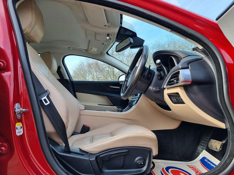 Jaguar XE 2.0d Prestige Auto Euro 6 (s/s) 4dr 4dr Automatic 2025