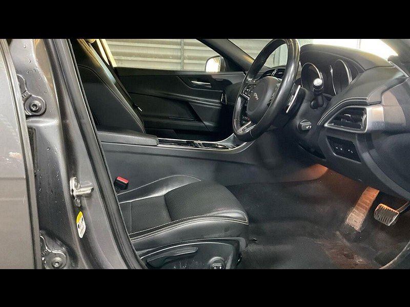 Jaguar XE 2.0d R-Sport Auto AWD Euro 6 (s/s) 4dr 4dr Automatic 2025