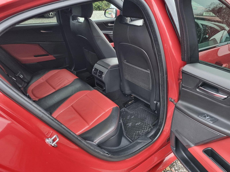 Jaguar XE 2.0d R-Sport Auto Euro 6 (s/s) 4dr 4dr Automatic 2026