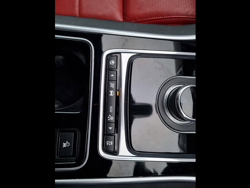 Jaguar XE 2.0d R-Sport Auto Euro 6 (s/s) 4dr 4dr Automatic 2026