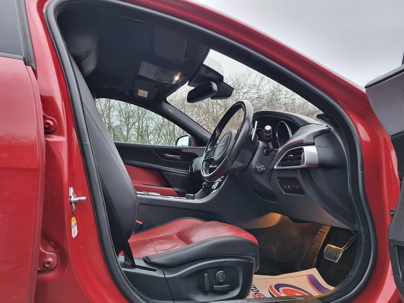 Jaguar XE 2.0d R-Sport Auto Euro 6 (s/s) 4dr 4dr Automatic 2026