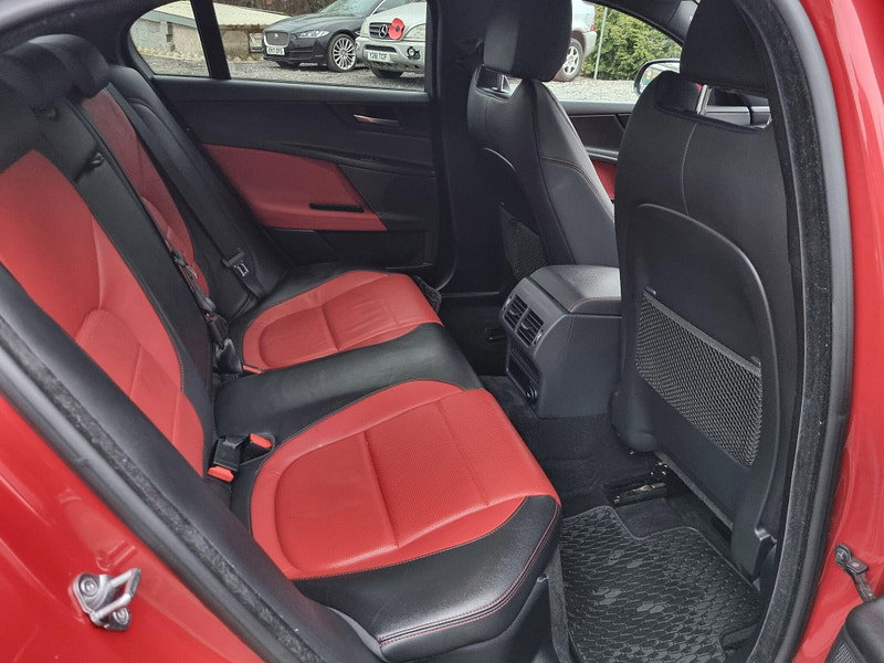 Jaguar XE 2.0d R-Sport Auto Euro 6 (s/s) 4dr 4dr Automatic 2026