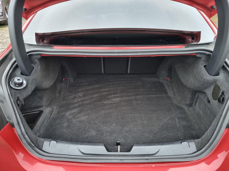 Jaguar XE 2.0d R-Sport Auto Euro 6 (s/s) 4dr 4dr Automatic 2026