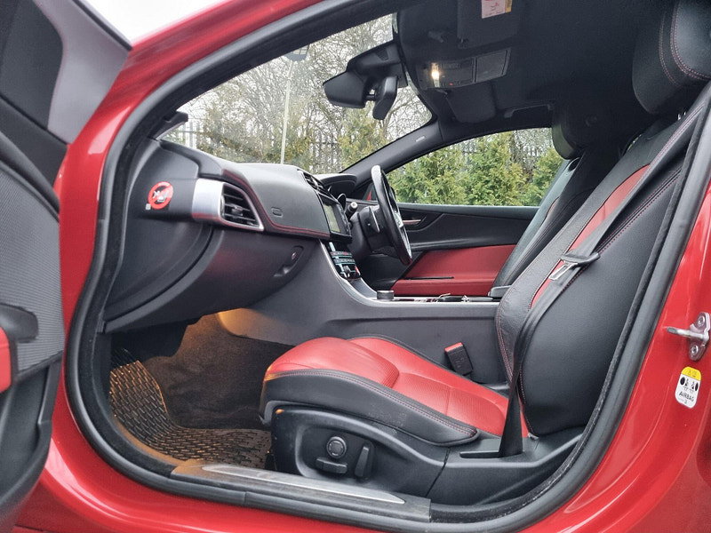 Jaguar XE 2.0d R-Sport Auto Euro 6 (s/s) 4dr 4dr Automatic 2026