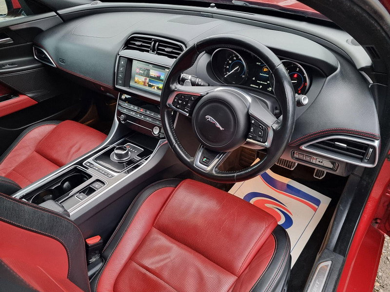 Jaguar XE 2.0d R-Sport Auto Euro 6 (s/s) 4dr 4dr Automatic 2026