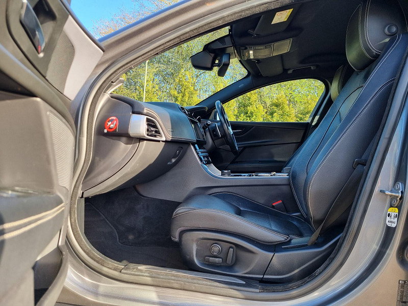 Jaguar XE 2.0d R-Sport Auto Euro 6 (s/s) 4dr 4dr Automatic 2026