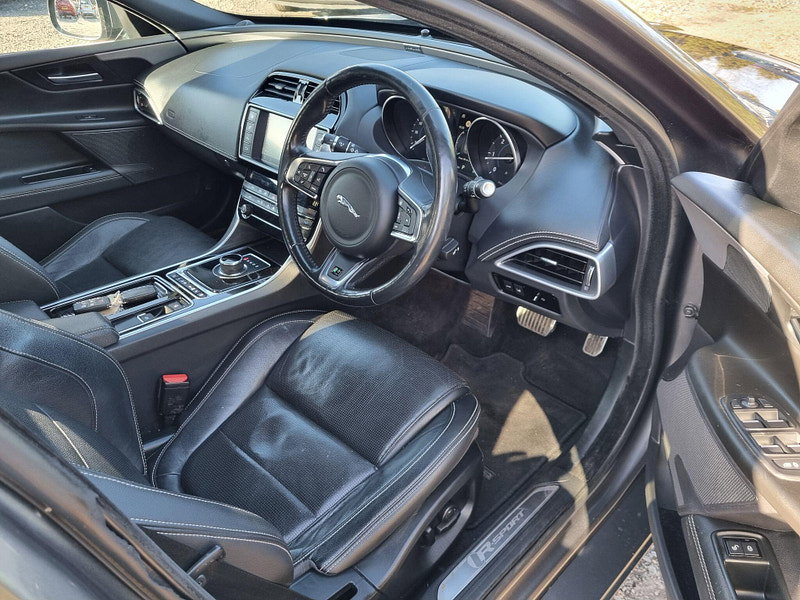 Jaguar XE 2.0d R-Sport Auto Euro 6 (s/s) 4dr 4dr Automatic 2026