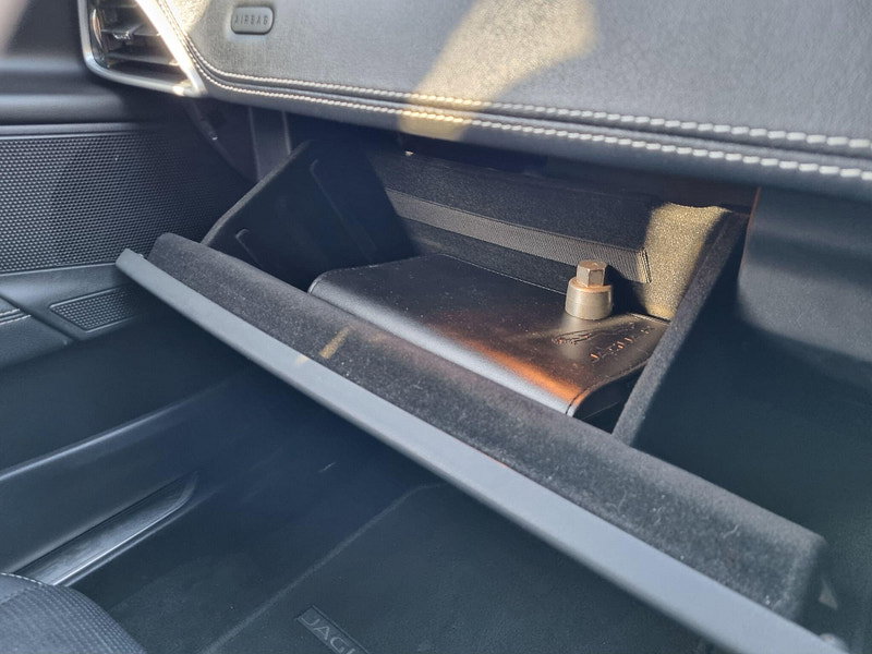 Jaguar XE 2.0d R-Sport Auto Euro 6 (s/s) 4dr 4dr Automatic 2026