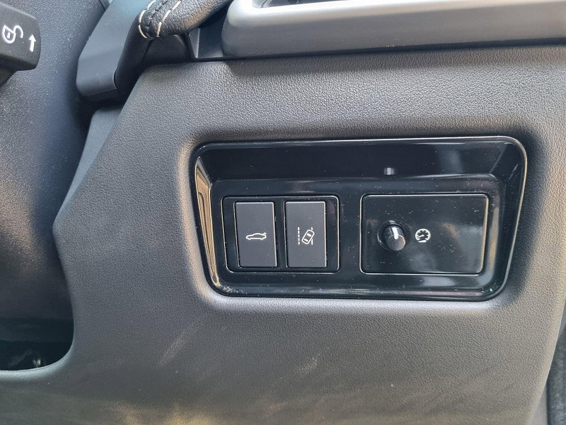 Jaguar XE 2.0d R-Sport Auto Euro 6 (s/s) 4dr 4dr Automatic 2026