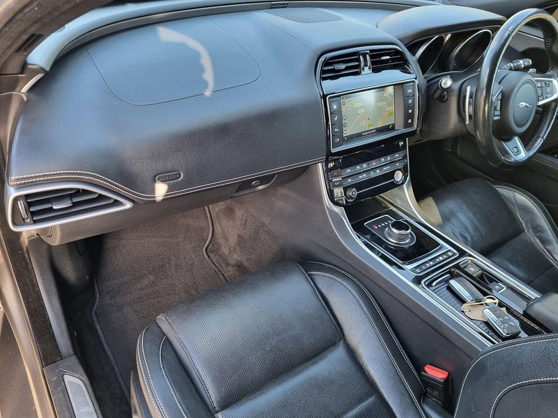 Jaguar XE 2.0d R-Sport Auto Euro 6 (s/s) 4dr 4dr Automatic 2026