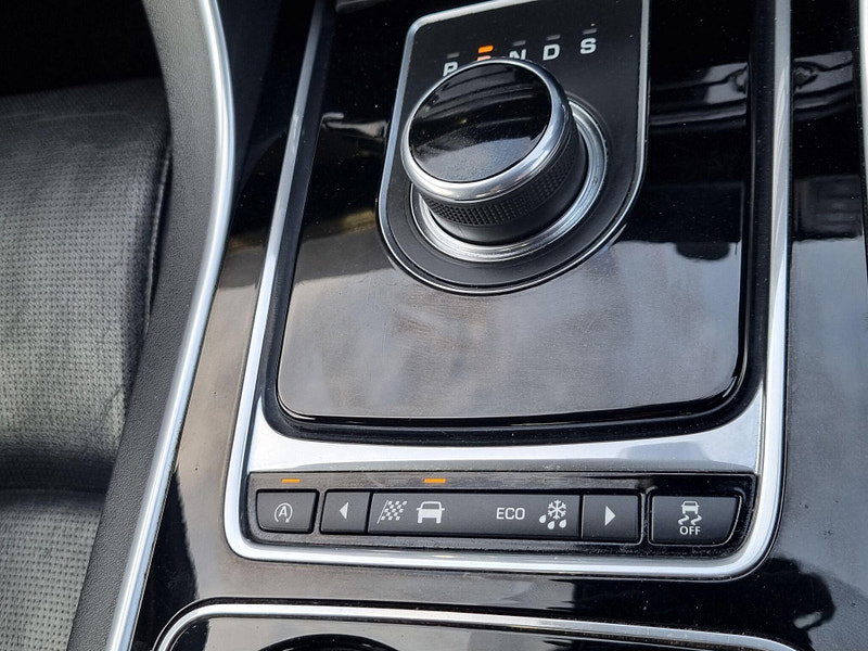 Jaguar XE 2.0d R-Sport Auto Euro 6 (s/s) 4dr 4dr Automatic 2026