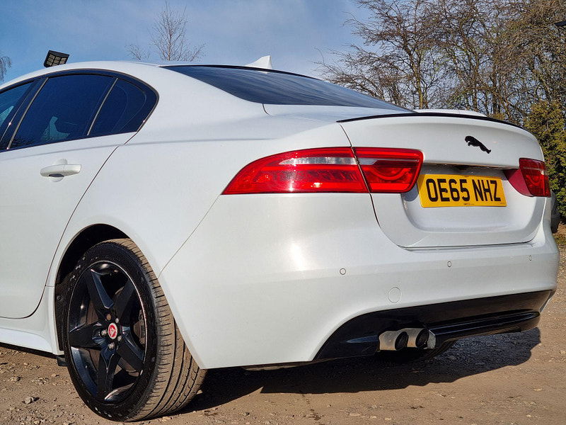 Jaguar XE 2.0d R-Sport Auto Euro 6 (s/s) 4dr 4dr Automatic 2025