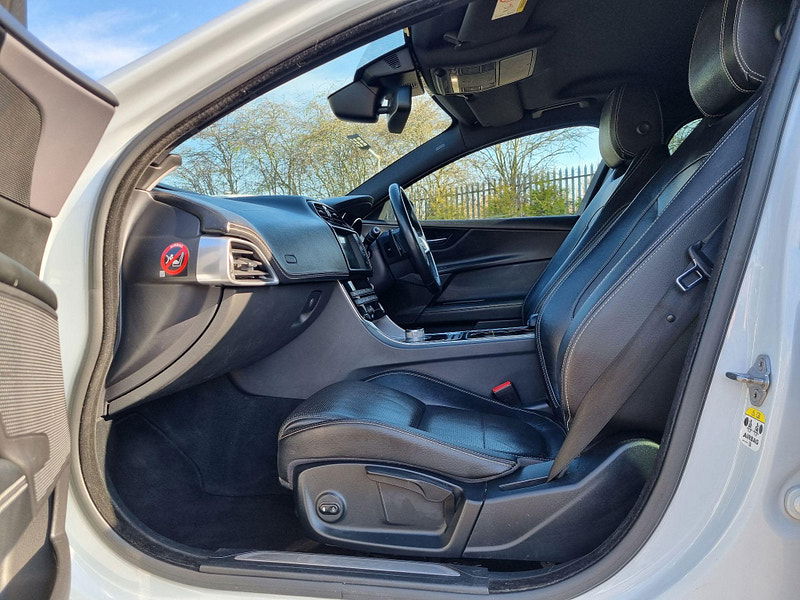 Jaguar XE 2.0d R-Sport Auto Euro 6 (s/s) 4dr 4dr Automatic 2025