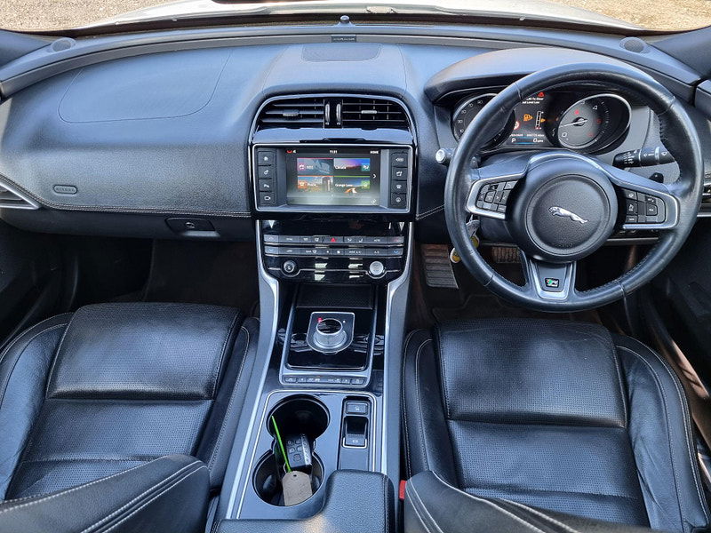 Jaguar XE 2.0d R-Sport Auto Euro 6 (s/s) 4dr 4dr Automatic 2025