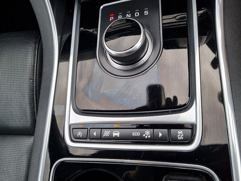 Jaguar XE 2.0d R-Sport Auto Euro 6 (s/s) 4dr 4dr Automatic 2025